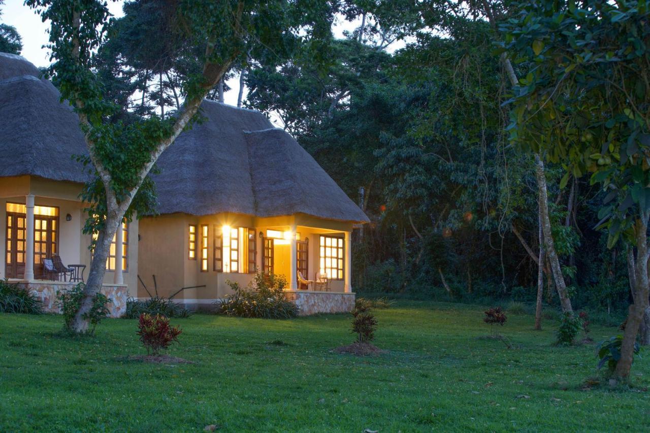 Brovad Sands Lodge Kalangala Exterior photo