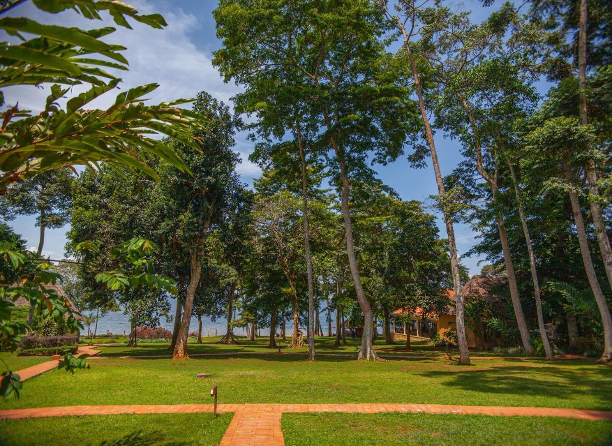 Brovad Sands Lodge Kalangala Exterior photo